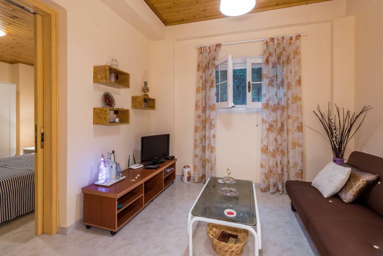 Family Holiday Apartment With Garden & Bbq Velonádes المظهر الخارجي الصورة