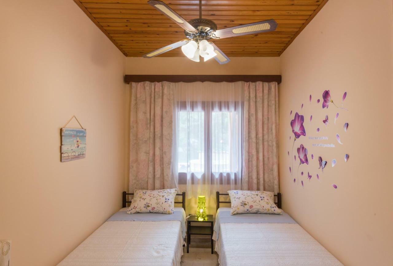 Family Holiday Apartment With Garden & Bbq Velonádes المظهر الخارجي الصورة